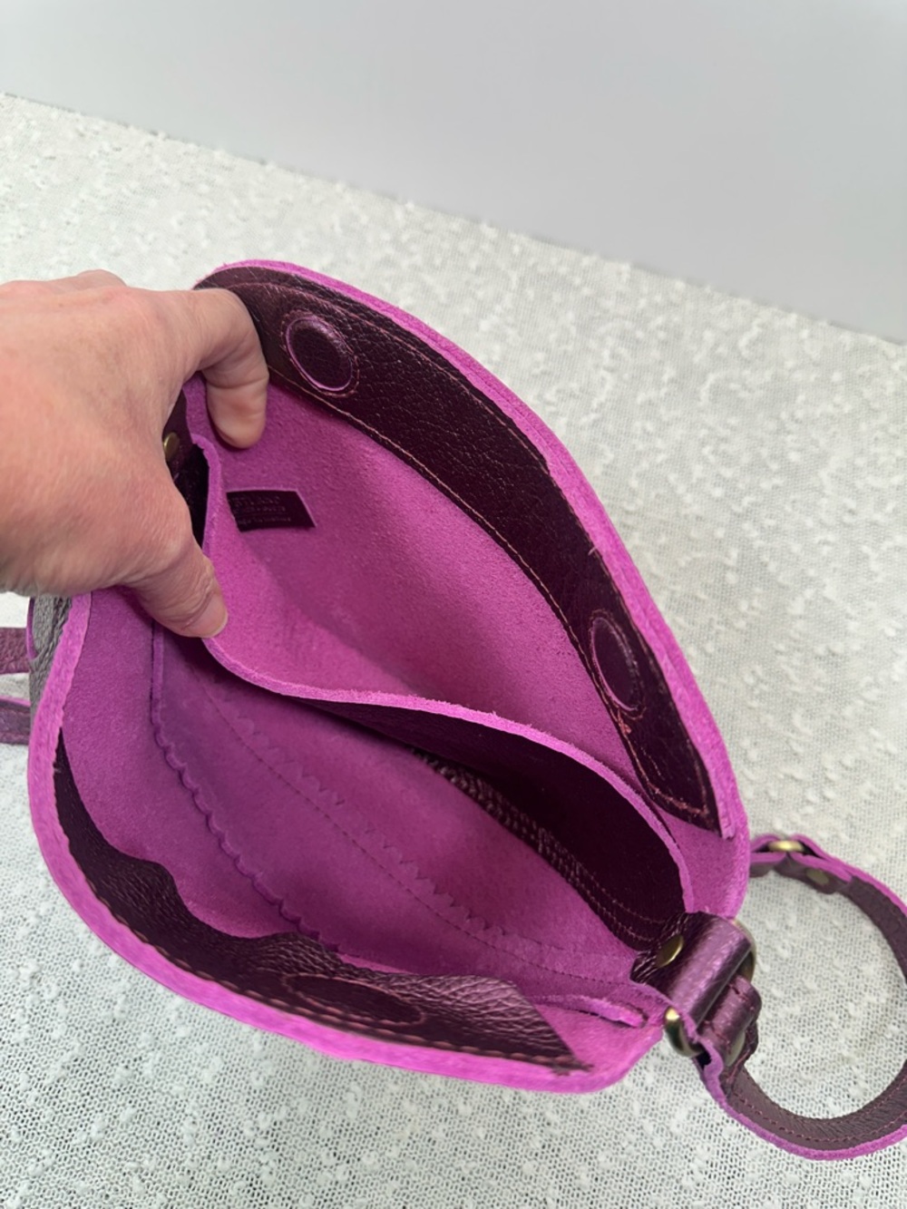 PORTLAND LEATHER GOODS Premium Small Ultraviolet Koala Sling Bag & Snap Wallet - Picture 11 of 12